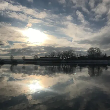 In Zwischen Den Meeren, Am Nordostseekanal Breiholz